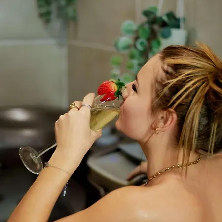 Hodinový hotel La Soledad Jacuzzi Et Sauna